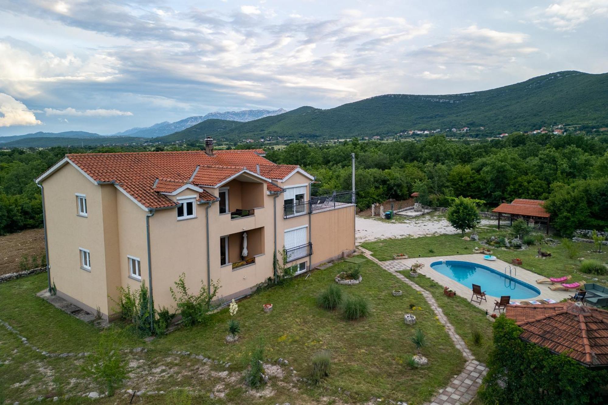 Villa Bravic Kraj  Экстерьер фото